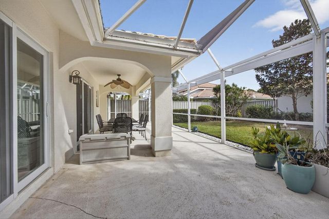 152 Eagleton Court, Palm Beach Gardens, FL 33418