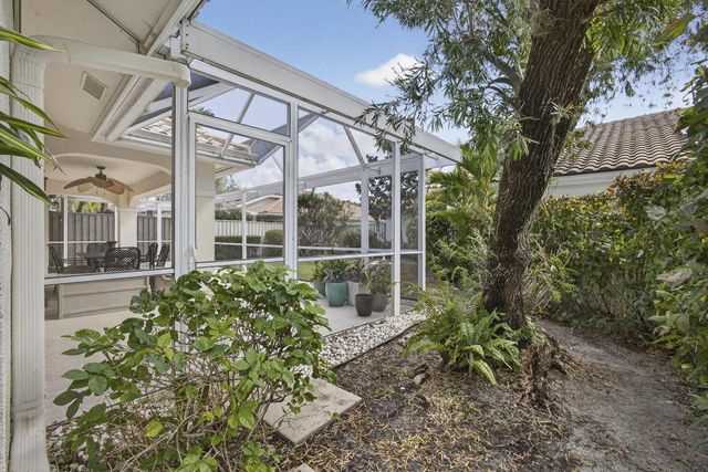 152 Eagleton Court, Palm Beach Gardens, FL 33418