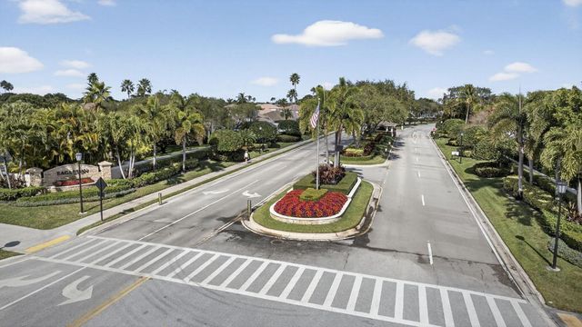 152 Eagleton Court, Palm Beach Gardens, FL 33418