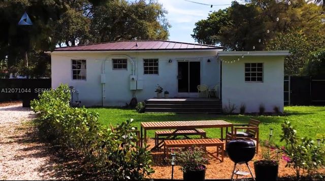 1153 NE 158th St, North Miami Beach, FL 33162