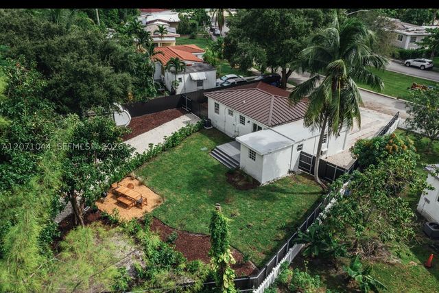 1153 NE 158th St, North Miami Beach, FL 33162