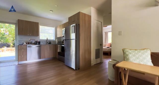 1153 NE 158th St, North Miami Beach, FL 33162