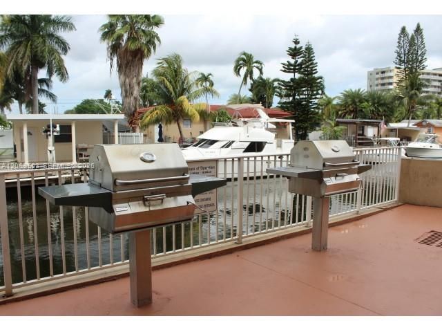 2601 NW 16th St Road 807, Miami, FL 33125