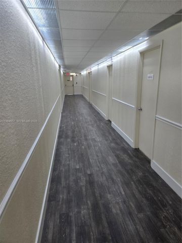 909 N Miami Beach Blvd 202, North Miami Beach, FL 33162