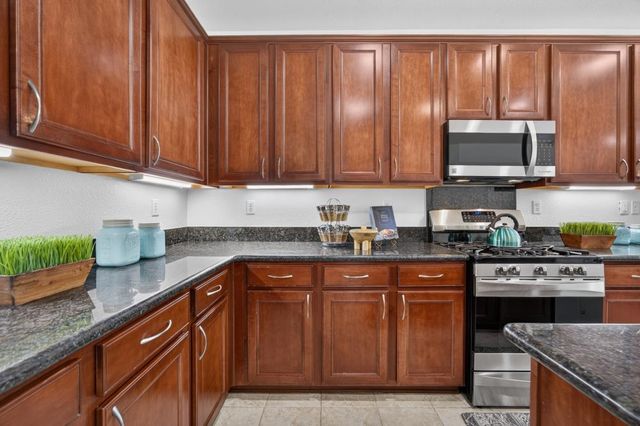 410 Greg Thatch Cir, Sacramento, CA 95835
