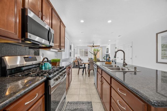 410 Greg Thatch Cir, Sacramento, CA 95835