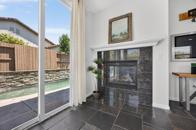 410 Greg Thatch Cir, Sacramento, CA 95835