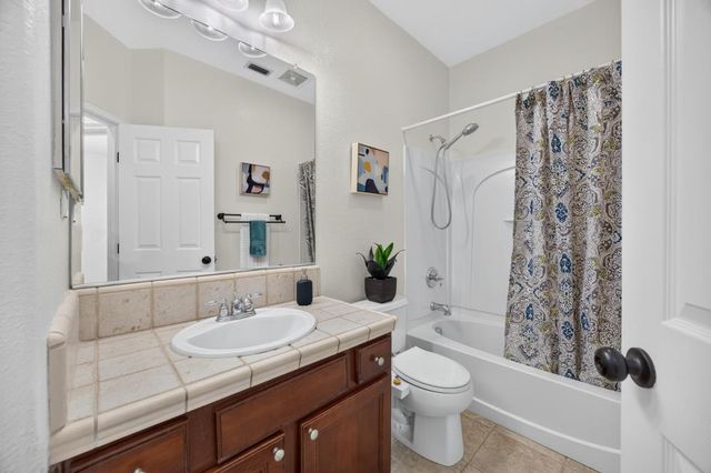 410 Greg Thatch Cir, Sacramento, CA 95835
