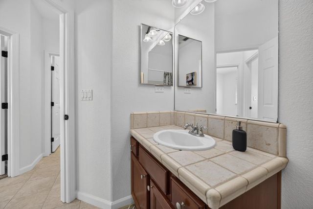 410 Greg Thatch Cir, Sacramento, CA 95835