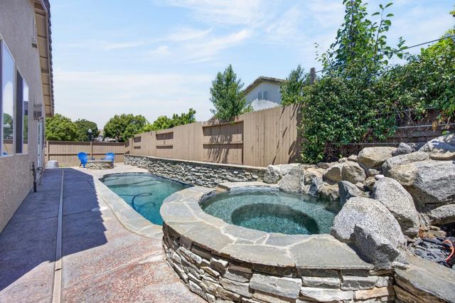 410 Greg Thatch Cir, Sacramento, CA 95835
