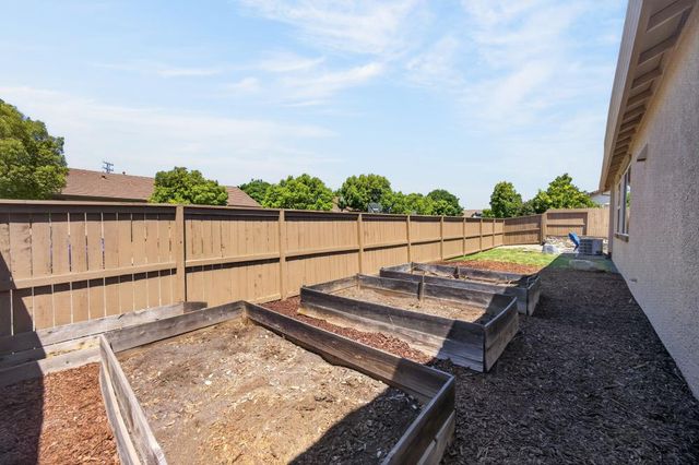 410 Greg Thatch Cir, Sacramento, CA 95835