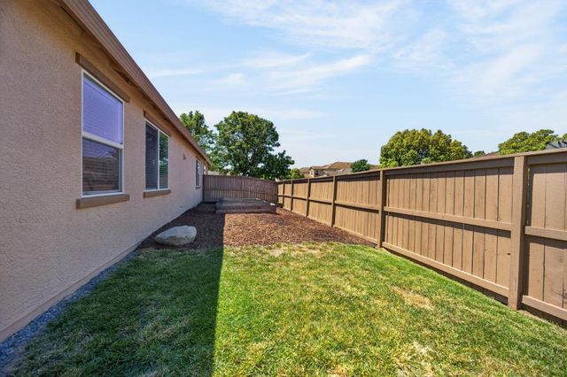410 Greg Thatch Cir, Sacramento, CA 95835