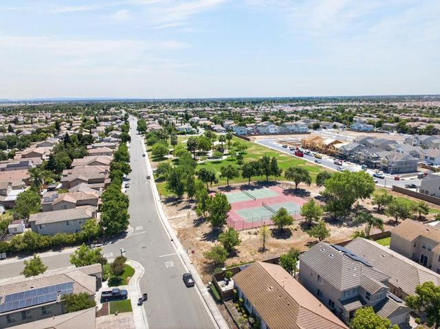 410 Greg Thatch Cir, Sacramento, CA 95835