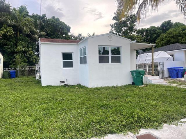 560 NW 53rd St, Miami, FL 33127