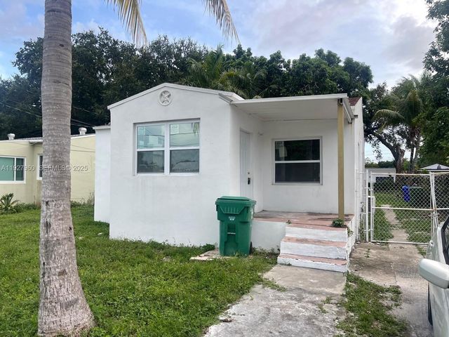 560 NW 53rd St, Miami, FL 33127