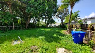 560 NW 53rd St, Miami, FL 33127