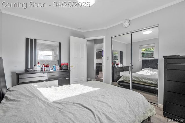 6212 N Evangeline Street, Dearborn Heights, MI 48127