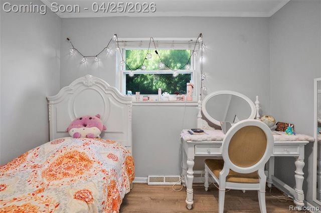 6212 N Evangeline Street, Dearborn Heights, MI 48127