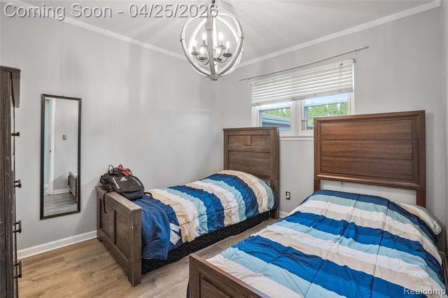 6212 N Evangeline Street, Dearborn Heights, MI 48127