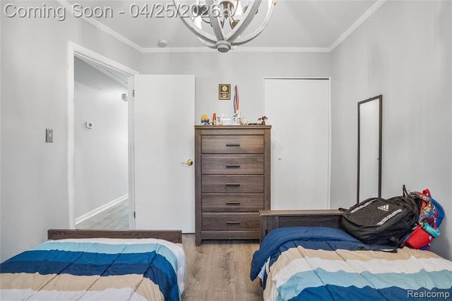 6212 N Evangeline Street, Dearborn Heights, MI 48127