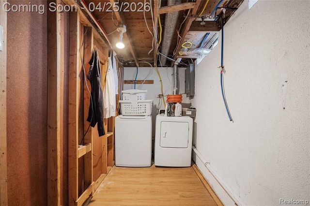 6212 N Evangeline Street, Dearborn Heights, MI 48127