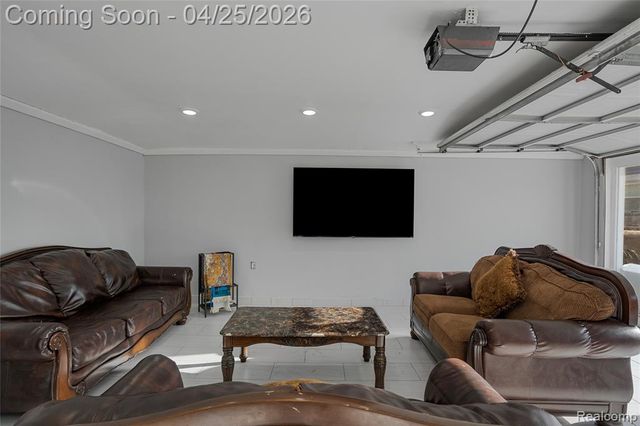 6212 N Evangeline Street, Dearborn Heights, MI 48127