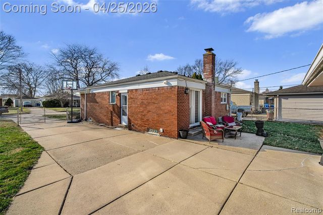 6212 N Evangeline Street, Dearborn Heights, MI 48127