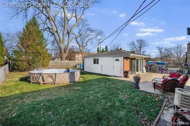 6212 N Evangeline Street, Dearborn Heights, MI 48127