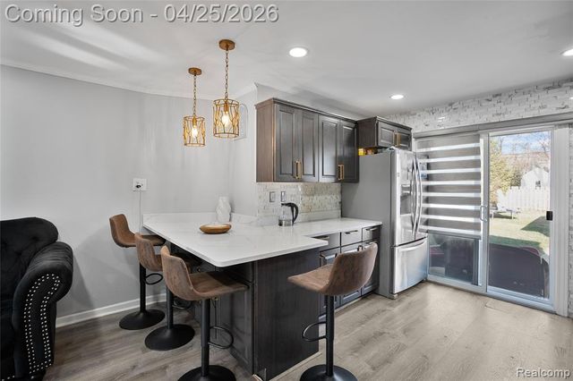 6212 N Evangeline Street, Dearborn Heights, MI 48127