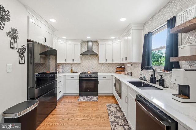 7 HILLSIDE RD, Stratford, NJ 08084