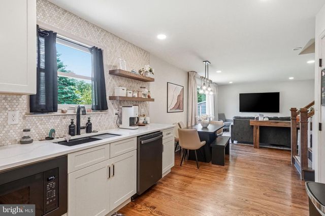 7 HILLSIDE RD, Stratford, NJ 08084