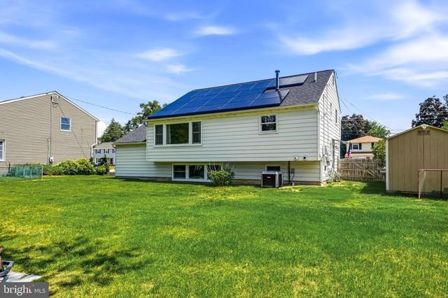 7 HILLSIDE RD, Stratford, NJ 08084