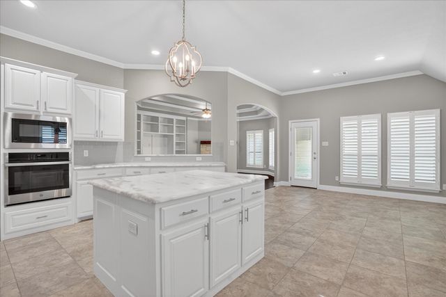 1019 Merriam Court, Weatherford, TX 76087