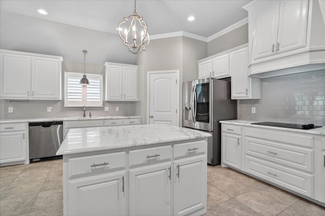 1019 Merriam Court, Weatherford, TX 76087