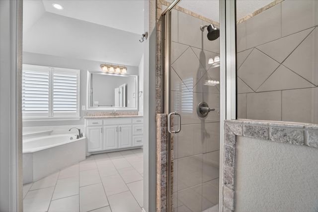 1019 Merriam Court, Weatherford, TX 76087