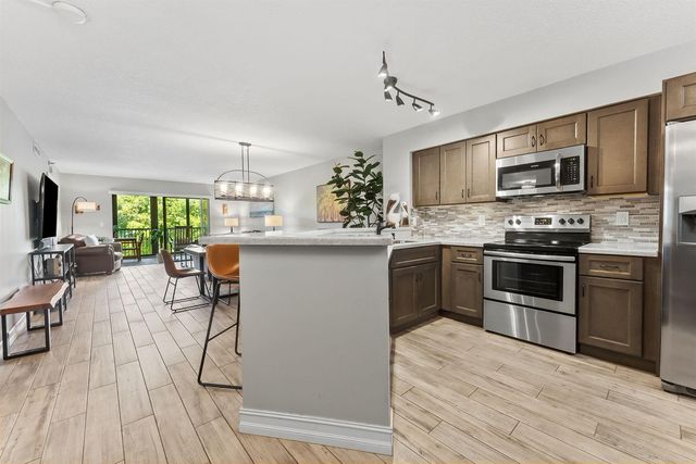 2215 Cypress Island Drive 301, Pompano Beach, FL 33069