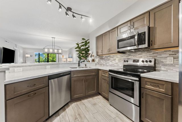 2215 Cypress Island Drive 301, Pompano Beach, FL 33069