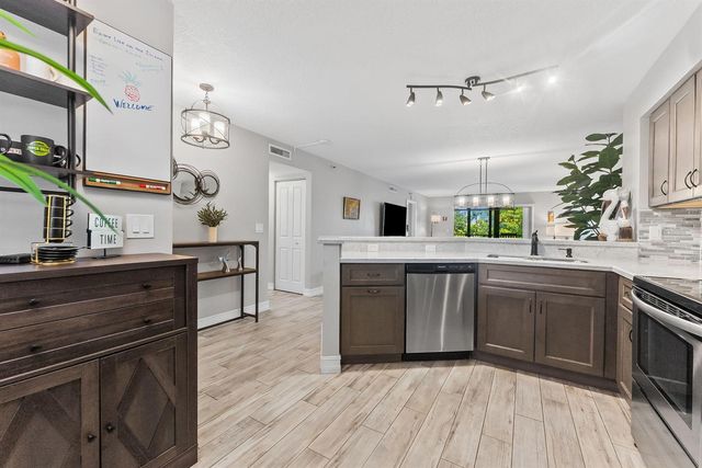 2215 Cypress Island Drive 301, Pompano Beach, FL 33069