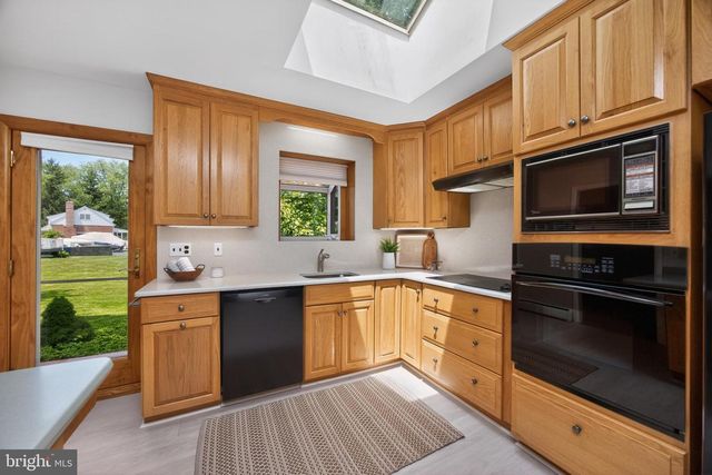 1190 BEAUMONT RD, Berwyn, PA 19312