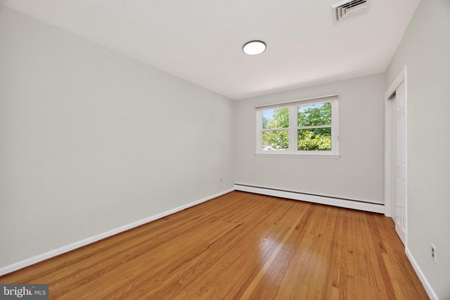 1190 BEAUMONT RD, Berwyn, PA 19312