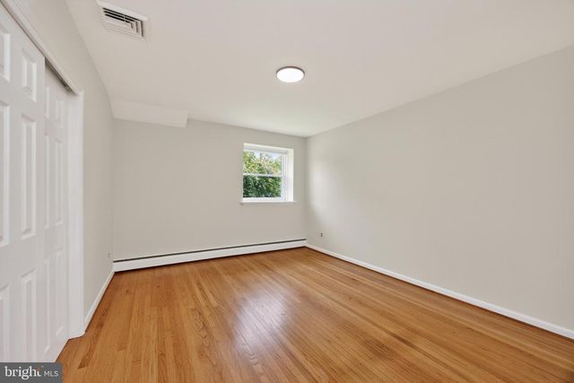 1190 BEAUMONT RD, Berwyn, PA 19312