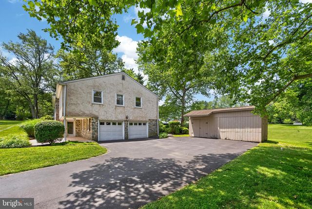 1190 BEAUMONT RD, Berwyn, PA 19312