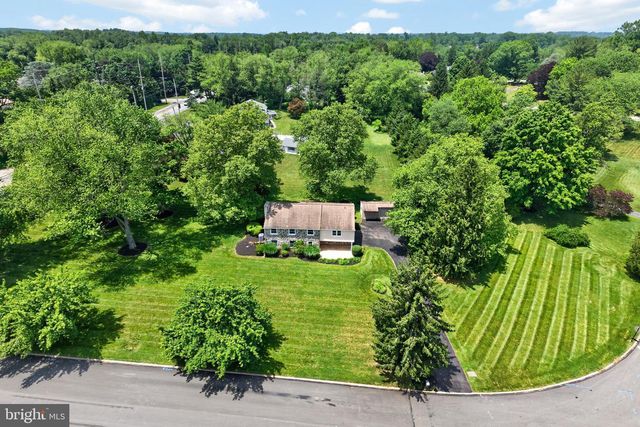 1190 BEAUMONT RD, Berwyn, PA 19312
