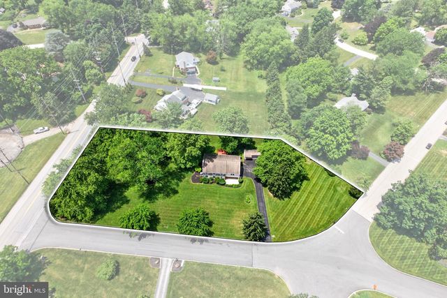1190 BEAUMONT RD, Berwyn, PA 19312