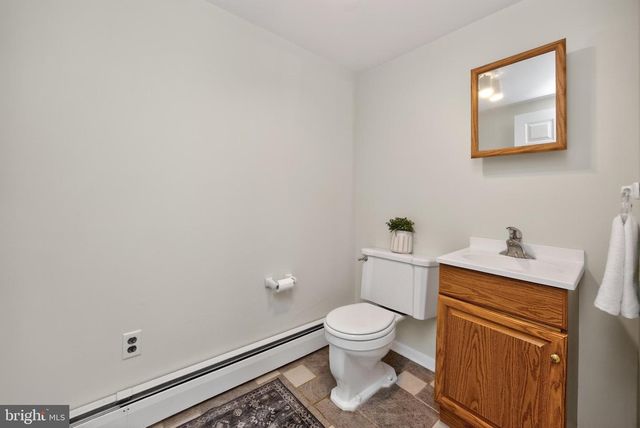 1190 BEAUMONT RD, Berwyn, PA 19312