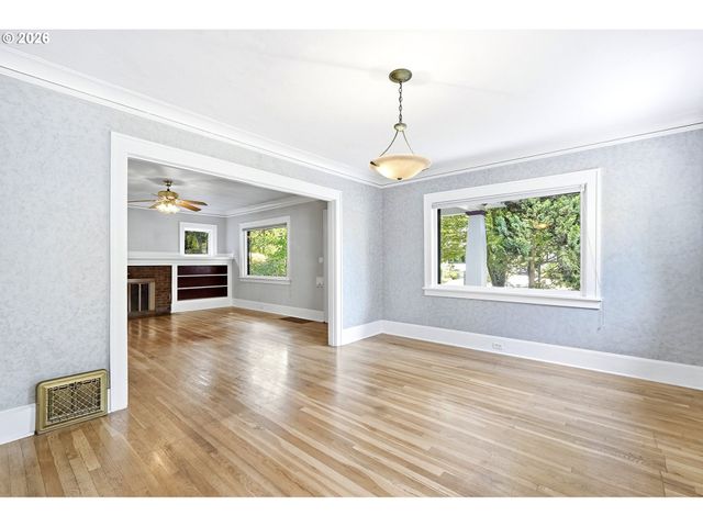 2832 Ne 9TH Ave, Portland, OR 97212