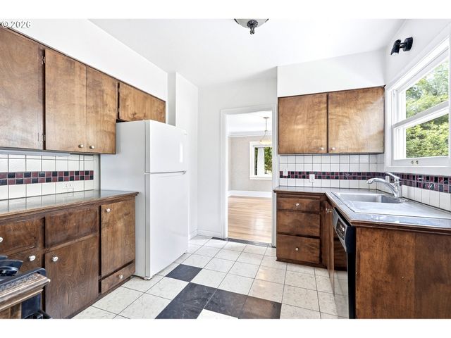 2832 Ne 9TH Ave, Portland, OR 97212