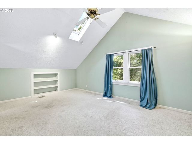 2832 Ne 9TH Ave, Portland, OR 97212