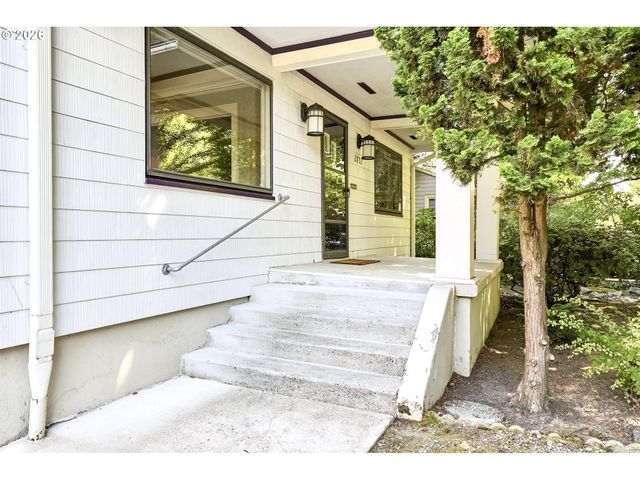 2832 Ne 9TH Ave, Portland, OR 97212