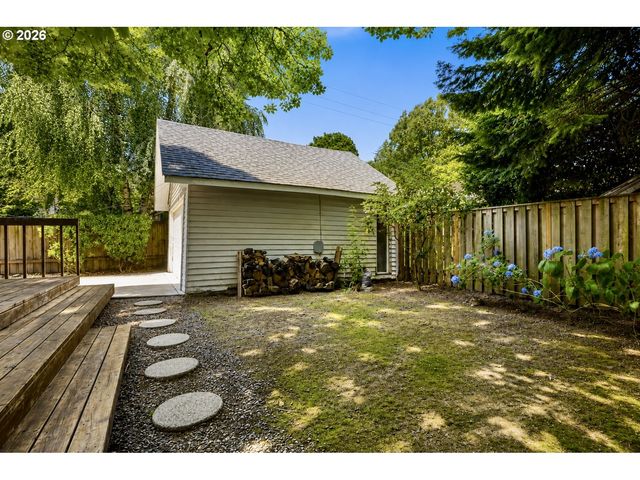 2832 Ne 9TH Ave, Portland, OR 97212